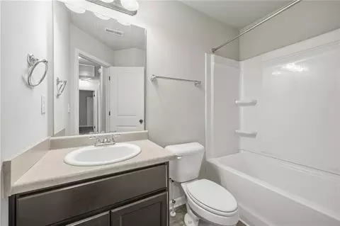 Bath - 357 Cody Dr, Macon, GA 31216 photo 2 of 2