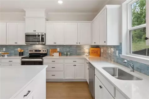 Kitchen - 107 Bridgeview 40 Way, Canton, GA 30114 photo 2 of 4