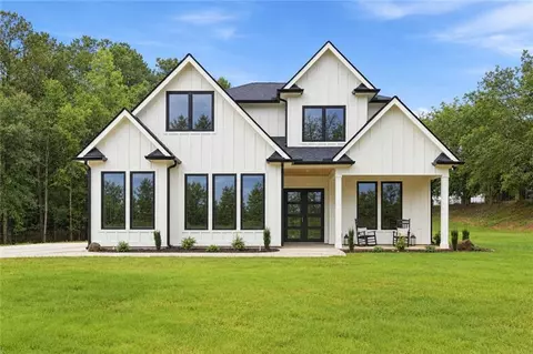 2466 Meredith Dr, Loganville, GA 30052