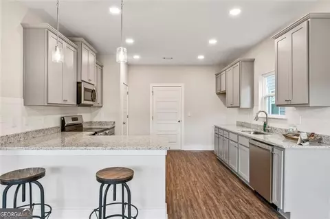 Kitchen - 11201 Cornerstone Way, Hampton, GA 30228 photo 2 of 5