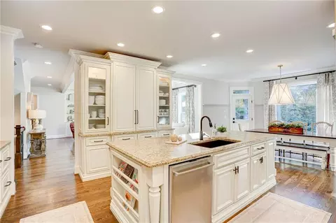 Kitchen - 9030 Preston Ln, Suwanee, GA 30024 photo 8 of 9