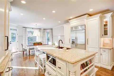 Kitchen - 9030 Preston Ln, Suwanee, GA 30024 photo 5 of 9