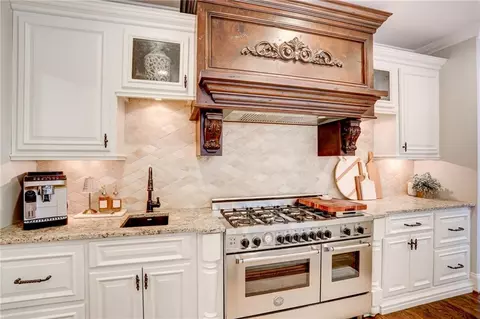 Kitchen - 9030 Preston Ln, Suwanee, GA 30024 photo 3 of 9