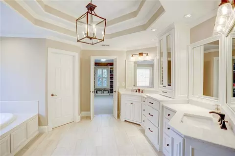 Bath - 9030 Preston Ln, Suwanee, GA 30024 photo 3 of 11