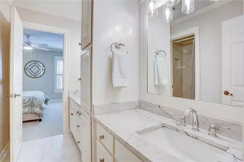 Bath - 9030 Preston Ln, Suwanee, GA 30024 photo 9 of 11