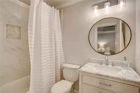 Bath - 9030 Preston Ln, Suwanee, GA 30024 photo 7 of 11
