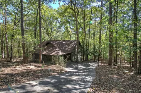 169 Chickasaw Dr, Waleska, GA 30183