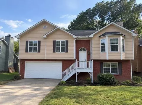 978 Oakwood Chase Cir, Stone Mountain, GA 30083