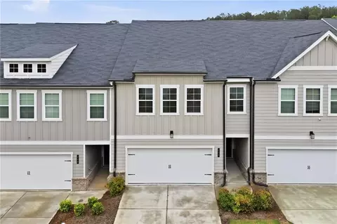 230 Point Place Dr, Loganville, GA 30052
