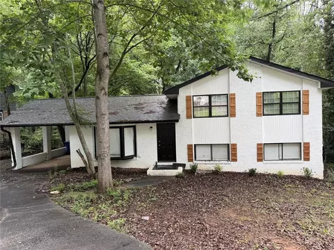 5786 Deerfield Trl, College Park, GA 30349