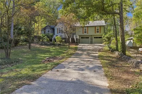 605 Hickory Creek Ln, Woodstock, GA 30188