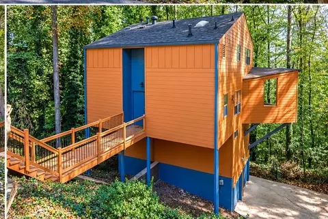 1272 Laurel Summit Dr SE, Smyrna, GA 30082