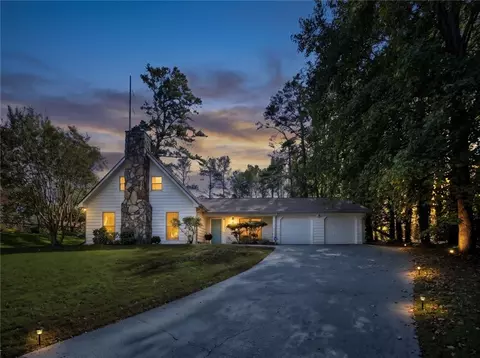4146 Chimney Lake Dr NE, Roswell, GA 30075