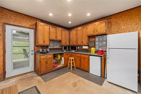Kitchen - 116 Walnut Rd, Jasper, GA 30143 photo 5 of 5
