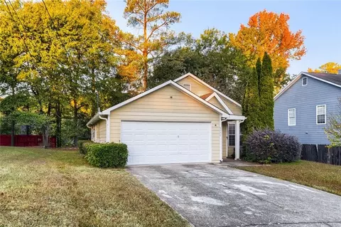 Exterior - 5777 Meadowview Rd, Rex, GA 30273 photo 2 of 5