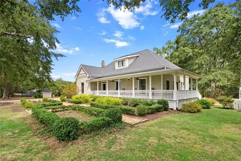 Exterior - 3905 Prospect Rd, Rutledge, GA 30663 photo 5 of 22