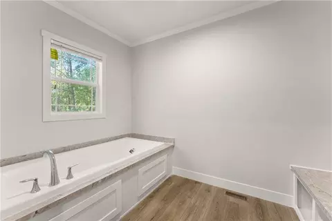 Bath - 256 Mountain Oak Rd, Jasper, GA 30143 photo 2 of 4