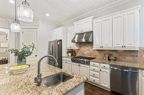 Kitchen - 12732 Lecoma Trce, Milton, GA 30004 photo 8 of 8