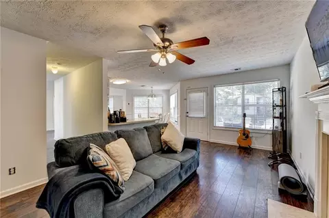 Living - 840 Ahearn Ct, Suwanee, GA 30024 photo 7 of 7