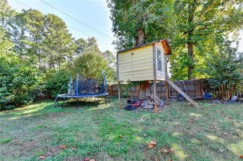 Exterior - 840 Ahearn Ct, Suwanee, GA 30024 photo 7 of 11