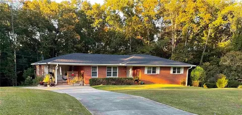 215 Alexandria Dr, Macon, GA 31210