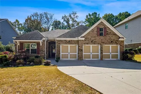 7426 Mockingbird Ln, Flowery Branch, GA 30542