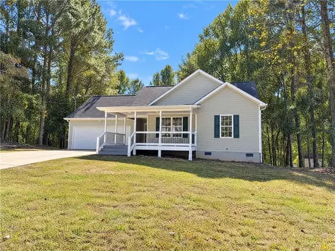 60 Corn Crib Ct, Newnan, GA 30263