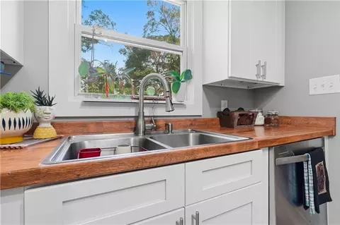 Kitchen - 225 Bellview St, Winder, GA 30680 photo 3 of 5