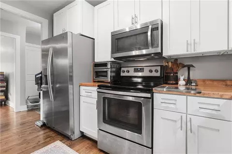 Kitchen - 225 Bellview St, Winder, GA 30680 photo 4 of 5