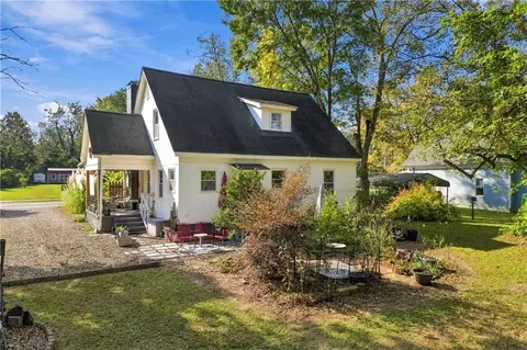 Exterior - 225 Bellview St, Winder, GA 30680 photo 12 of 14