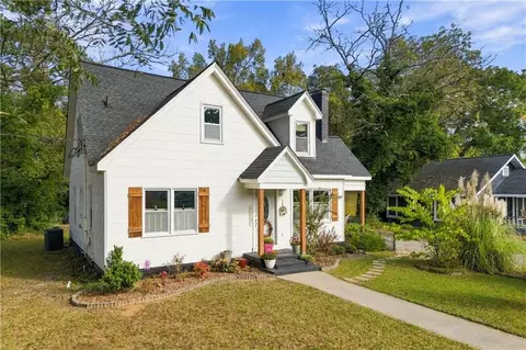 Exterior - 225 Bellview St, Winder, GA 30680 photo 4 of 14