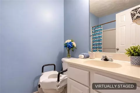 Bath - 4135 Spring Cove Dr, Duluth, GA 30097 photo 4 of 6