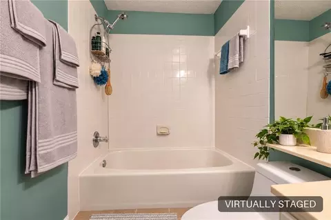 Bath - 4135 Spring Cove Dr, Duluth, GA 30097 photo 3 of 6