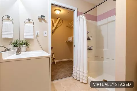 Bath - 4135 Spring Cove Dr, Duluth, GA 30097 photo 5 of 6