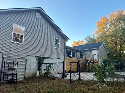 Exterior - 200 Roberts Way, Cornelia, GA 30531 photo 7 of 11