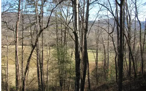 APT 39 Pinecrest Road, Young Harris, GA 30582