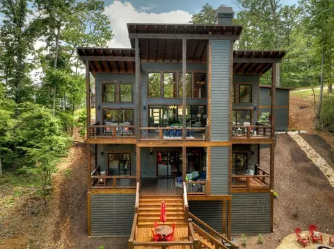 590 Deer Crest Rd, Blue Ridge, GA 30513