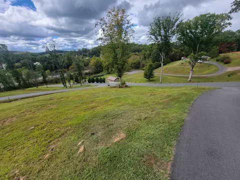 4 Mountain Breezes Dr, Hayesville, NC 28904