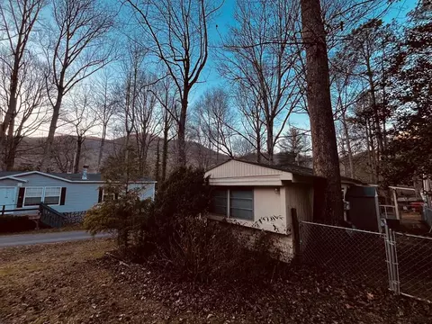 83 Leisure Woods Ln, Hiawassee, GA 30546