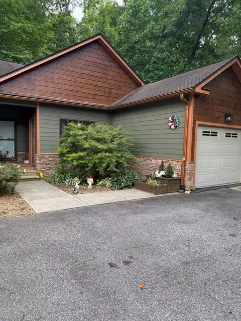 130 Emory Cir #6, Blairsville, GA 30512