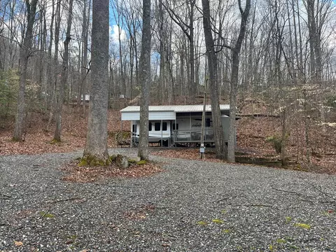 142 Gander Gap Rd, Hiawassee, GA 30546