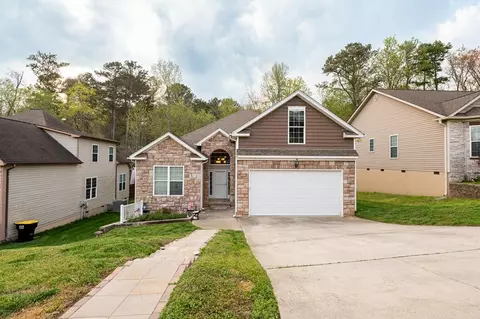 2341 Lake Mist Dr, Chattanooga, TN 37421