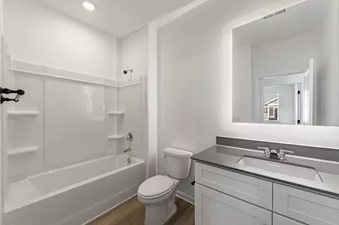 Bath - Unit 31 Grove Loop, Blue Ridge, GA 30513 photo 3 of 9