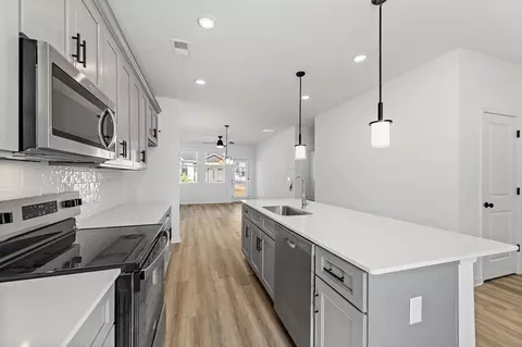 Kitchen - Unit 31 Grove Loop, Blue Ridge, GA 30513 photo 2 of 18