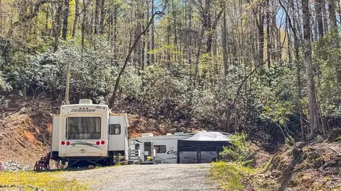 1326 Ruby Lake Dr, Hiawassee, GA 30546