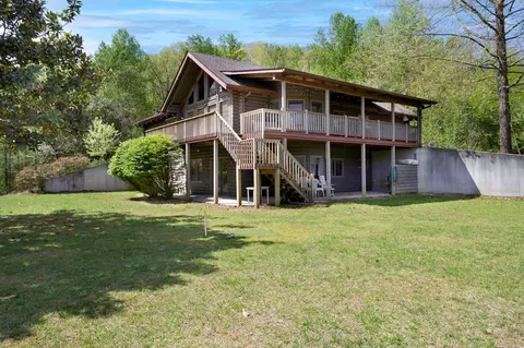 68 Countryside Ln, Hayesville, NC 28904