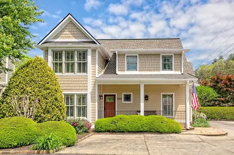 2265 Eastgate Dr, Hiawassee, GA 30546