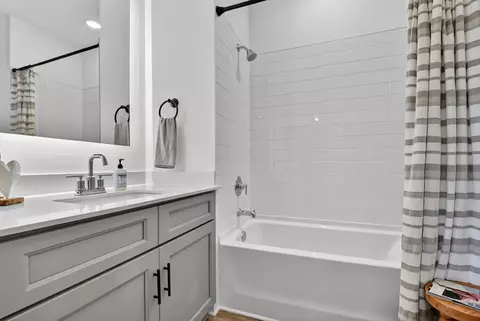 Bath - Unit 38 Grove Loop, Blue Ridge, GA 30513 photo 3 of 5