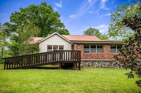 16 Hollow Springs Rd, Blue Ridge, GA 30513