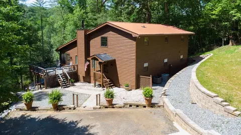 400 Matrix Cir, Ellijay, GA 30540